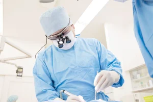 西葛西駅徒歩5分の歯医者、木村歯科医院で歯の真ん中がずれている状態のリスクについての解説