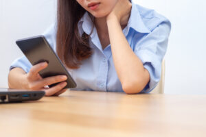 西葛西駅徒歩5分の歯医者、木村歯科医院で歯の真ん中がずれている状態のリスクについての解説